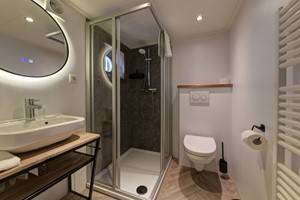 Leafde - Upperdeck Suite-bath
